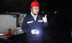 鮑衍勝到峻德礦調(diào)研檢查工作